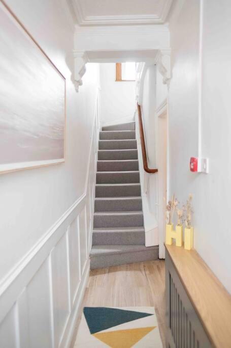 Charming 3 Bedroom Townhouse Apartment Belfast