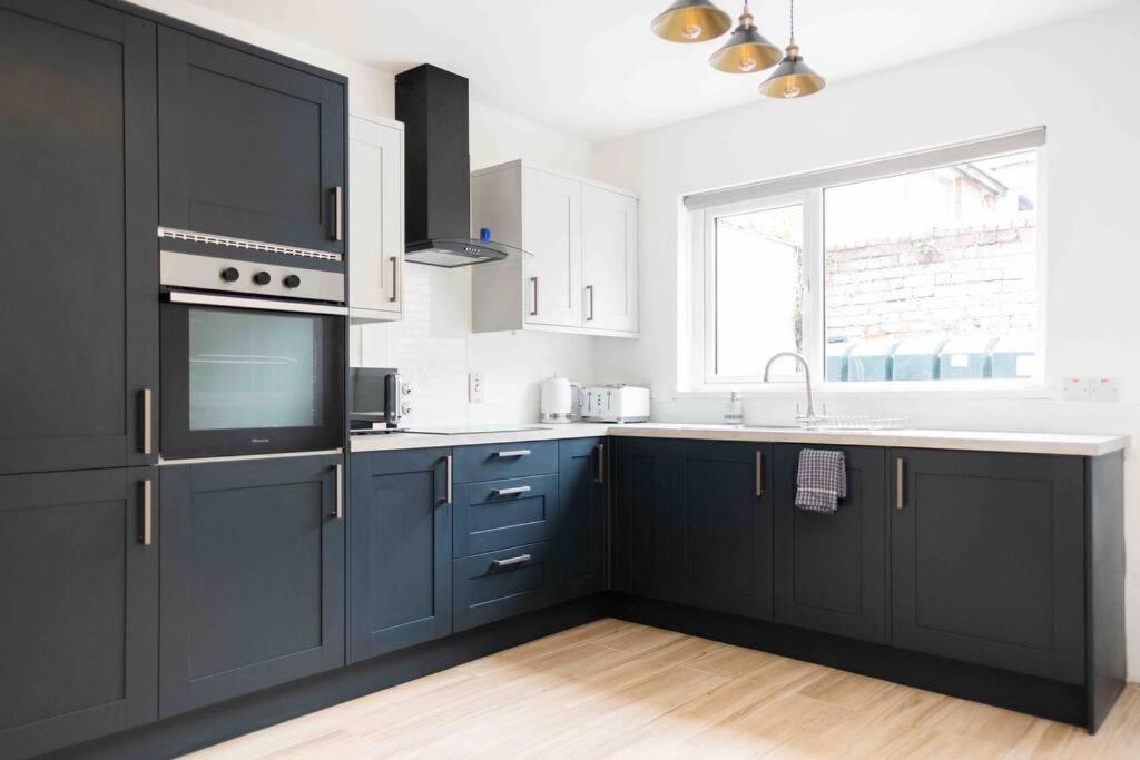 Charming 3 Bedroom Townhouse Apartment Belfast